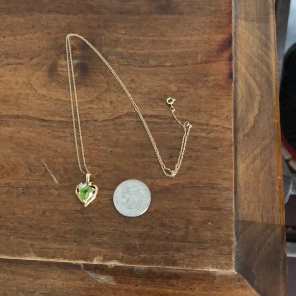 Delicate August Heart shape necklace - Picture 5 of 6